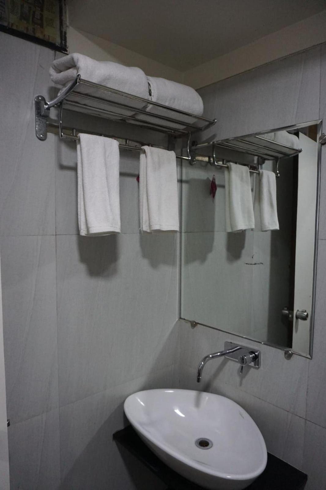 Hotel Yash Executive Aurangabad  Luaran gambar